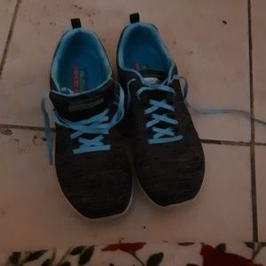 Skechers tennis shoes